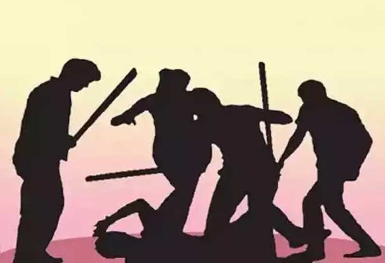 திருச்சியில் இரு சமுதாயத்தினருக்கு இடையே கோஷ்டி மோதல். வாலிபருக்கு கத்தி குத்து.7 பேர் மீது வழக்கு பதிவு.