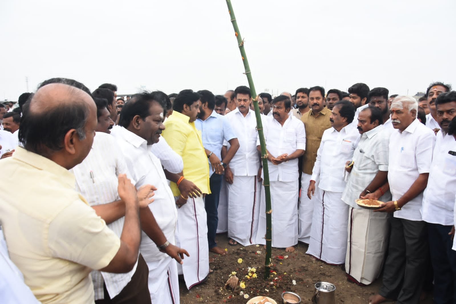 திருச்சியில் திமுகவின் 12வது  மாநில மாநாட்டிற்கு கால் கோல் விழா.அமைச்சர்கள் கே.என். நேரு மகேஷ் பொய்யாமொழி பங்கேற்பு.