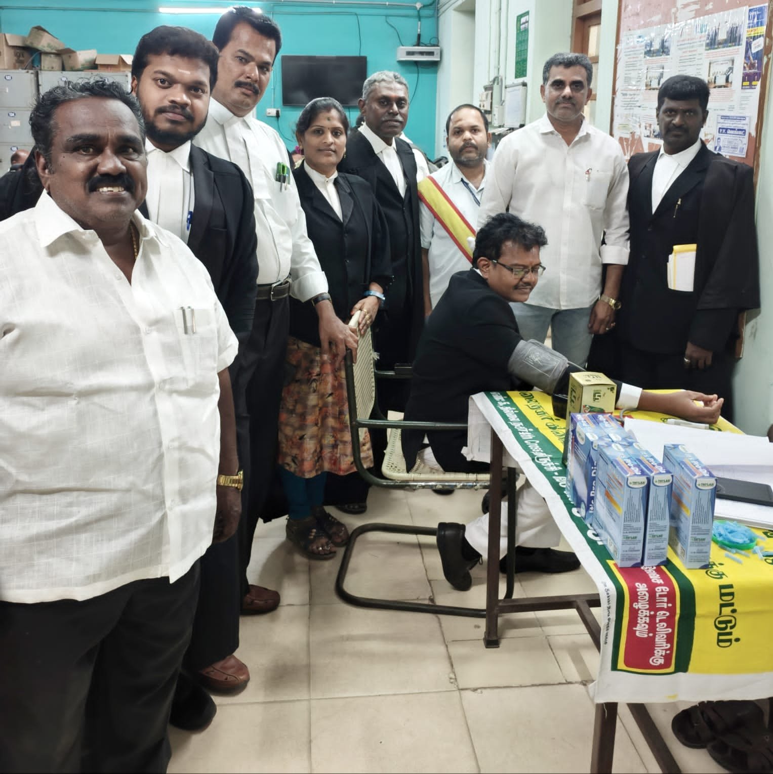 திருச்சி குற்றவியல் வழக்கறிஞர் சங்க செயலாளர் வெங்கட்  ஏற்பாட்டில் இலவச மருத்துவ பரிசோதனை முகாம்.