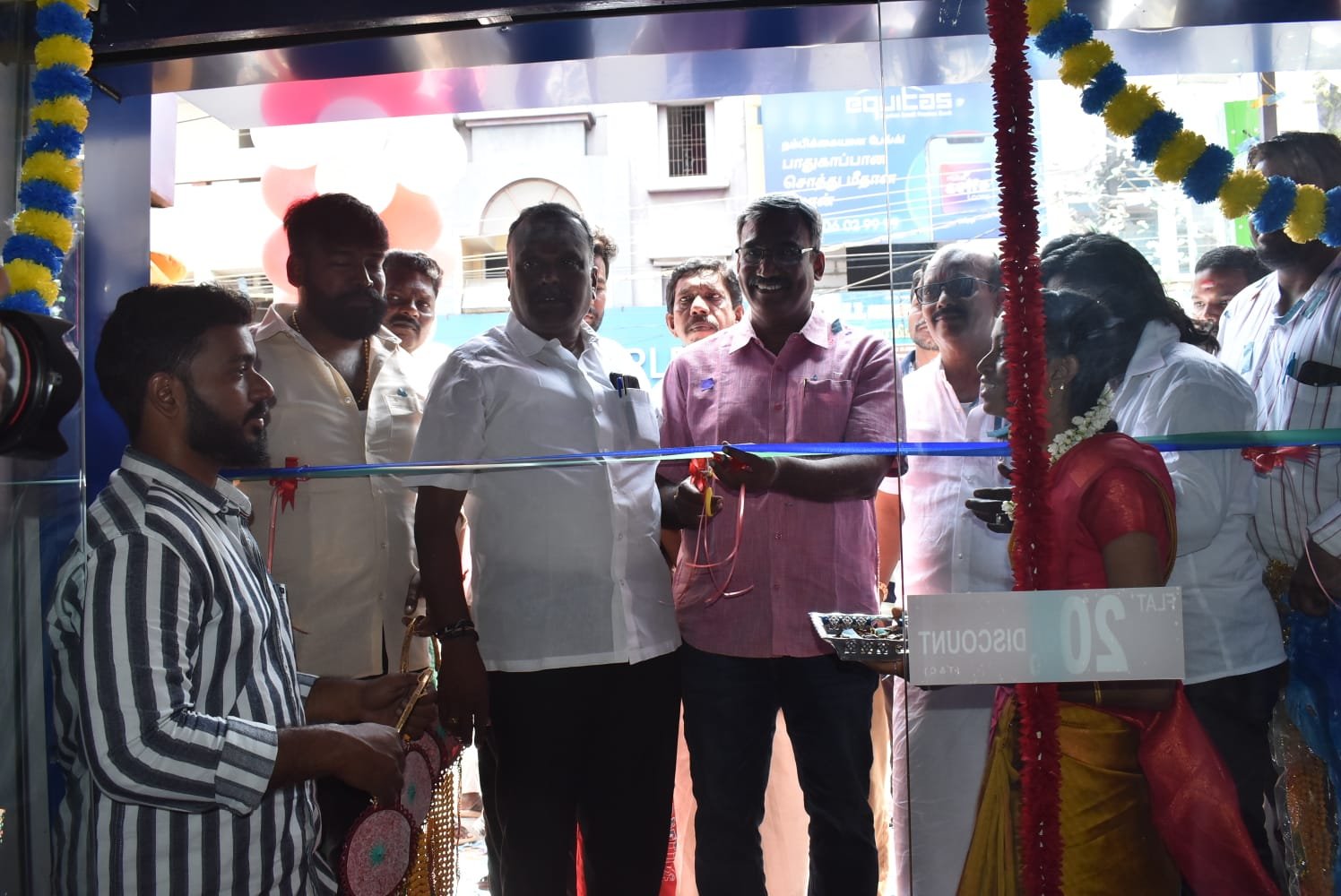 திருச்சி அண்ணா சிலை அருகே மெட்பிளஸ் புதிய கிளை தொடக்கம்.திறப்பு விழா சலுகையாக 80% வரை சிறப்பு தள்ளுபடி.