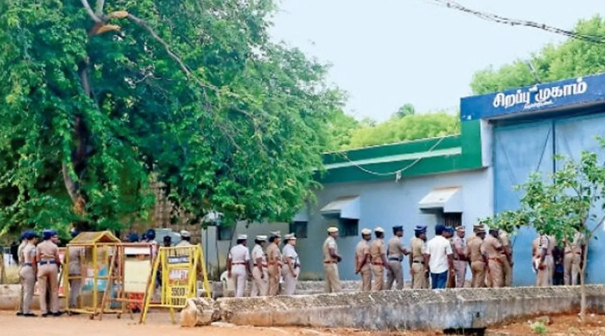 திருச்சி மத்திய சிறையில் விடிய விடிய நடைபெற்ற சோதனையில்செல்போன், போதை பொருட்கள் சிக்கியது.