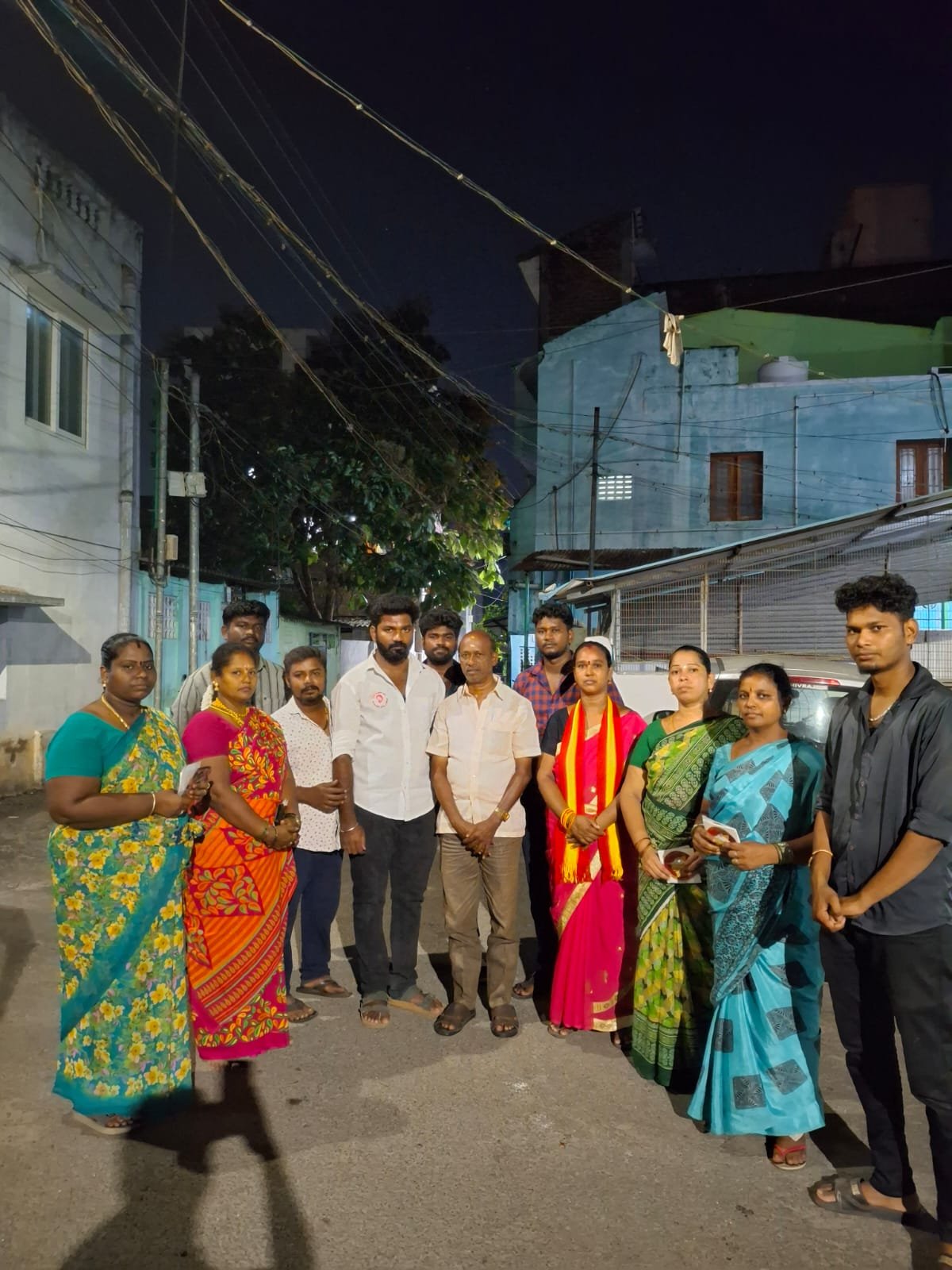 திருச்சி கிழக்கு தொகுதியில் தமிழக வெற்றிக்கழக தலைவர் விஜய்க்காக  தீவிர வாக்கு சேகரிப்பு