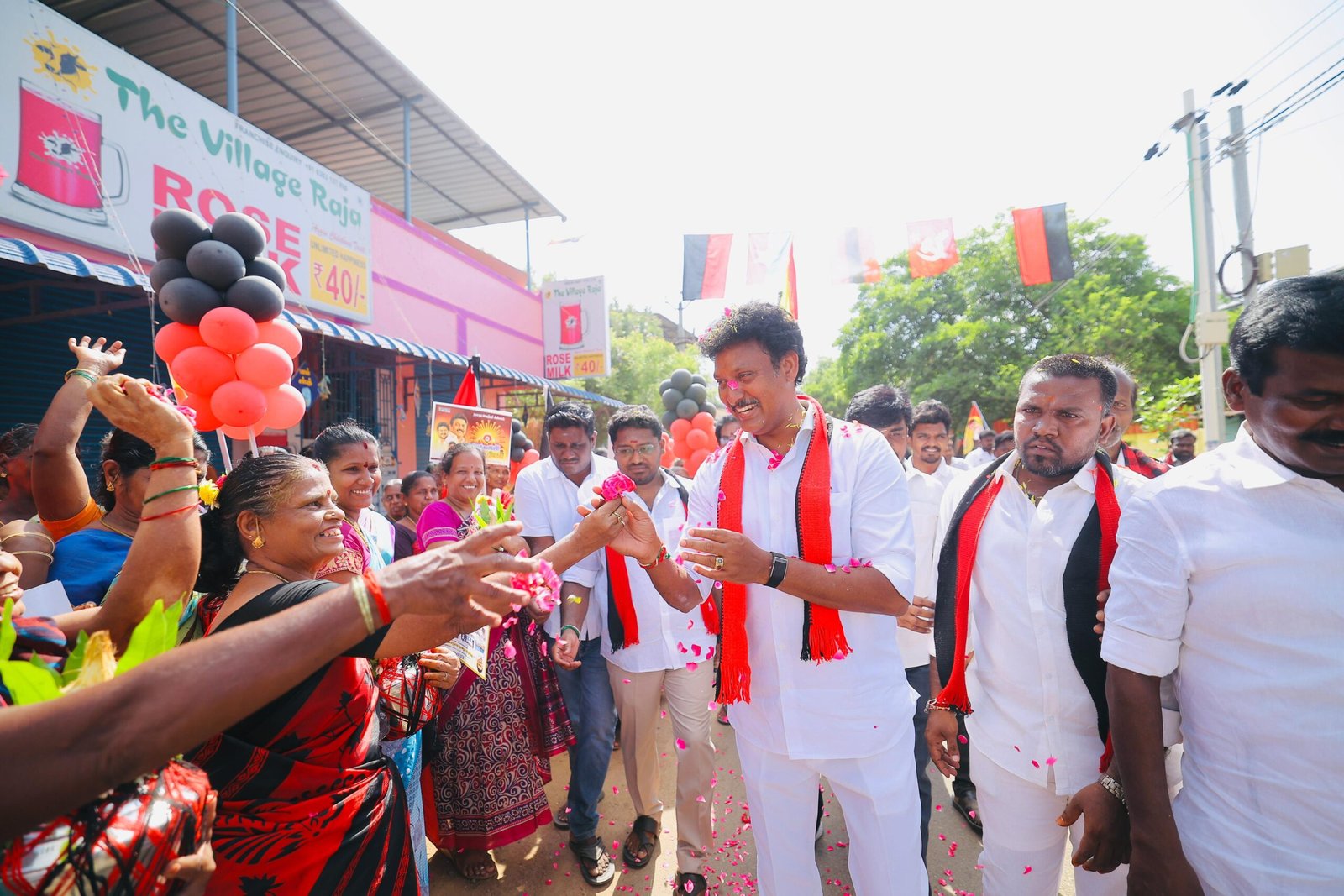 வாக்களிக்காத மக்களுக்கும் அரணாக விளங்குவது இந்த திமுக அரசு தான். திருவெறும்பூர் தொகுதி திமுக வேட்பாளர் மகேஷ்