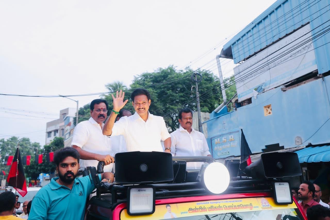 வாக்களித்த மற்றும் வாக்களிக்காத திருவெறும்பூர் தொகுதி வாக்காளர்கள் அனைவருக்கும்  நன்றியினை தெரிவித்த முன்னாள் அமைச்சர் மகேஷ் பொய்யாமொழி